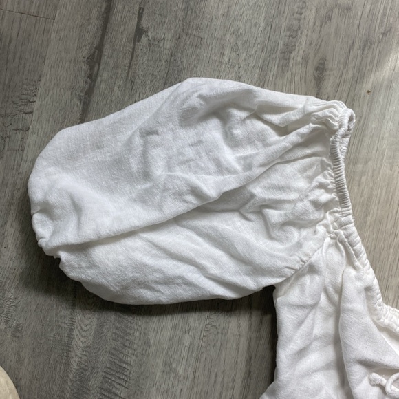 NWOT Abercrombie & Fitch White peasant crop top size Small - Picture 2 of 7